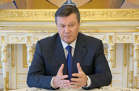 הבזבוזים של נשיא אוקראינה: 115 אלף דולר על פסל של חזיר בר