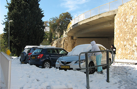 שלג בשכונת ארמון הנציב בירושלים בסופ"ש, צילום: שאול עירון