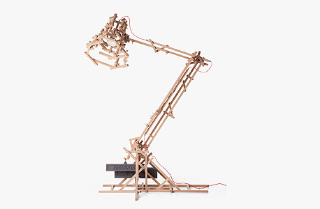 מנורה Brave New World מנורה Brave New World