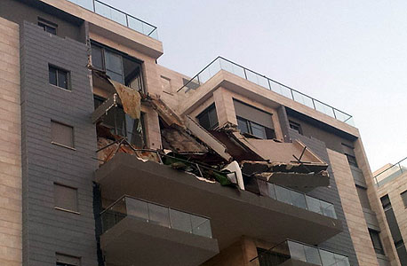 הבניין שניזוק בחדרה, צילום: חסן שעלאן, ynet