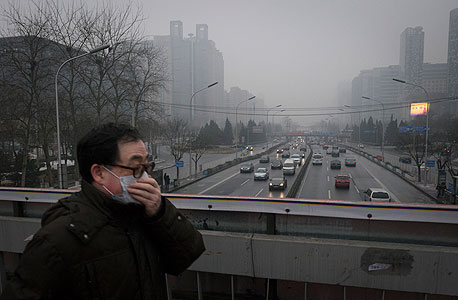 זיהום אוויר כבד בבייג'ינג. ההתראה עלתה מכתומה לאדומה