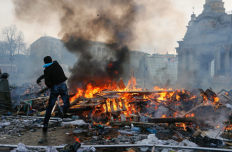 אש באוקראינה, צילום: אי פי איי