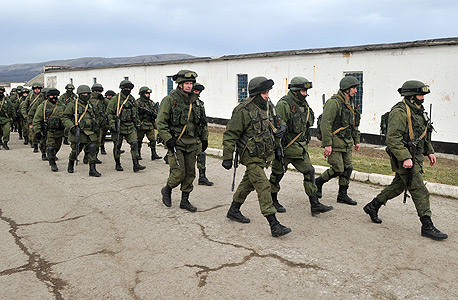 חיילים רוסים באוקראינה. משבר חצי האי קרים היה אחת מנקודות השבר ביחסים