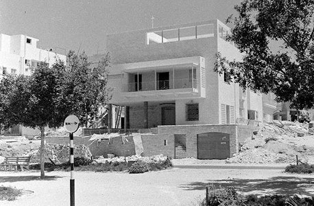  הבית עם סיום בנייתו, צילום: פרנק שרשל, באדיבות אתר תל אביב 100