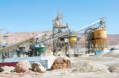 מפעל נגב מינרלים תעשייתיים. משתתפים בתוכנית הממשלתית