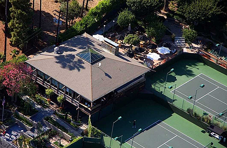 רכש את מועדון הטניס של מליבו תמורת 6.9 מיליון דולר 