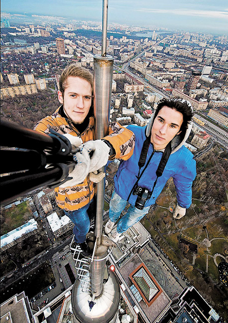 עם חברים על האנטנה של "ארמון הניצחון", המגדל הגבוה ביותר ברוסיה שגובהו 264 מטר