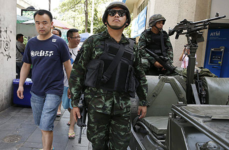 הצבא התאילנדי מנסה להעביר חוקה חדשה