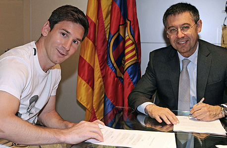 ג'וזפ מריה בארטומאו ליאו מסי חוזה חדש ברצלונה, צילום: איי אף פי