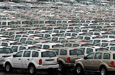 קומץ קטן מתוך מעל 57 אלף מכוניות שחונות בנמל בלטימור בארה"ב