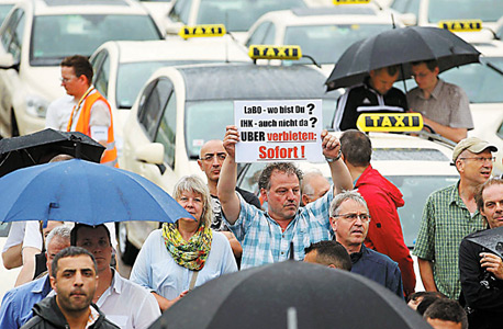 הפגנה של נהגי מוניות בברלין, צילום: אימג