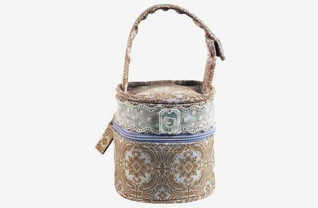 מחזיק לבקבוק. 175 שקל מחזיק לבקבוק. 175 שקל