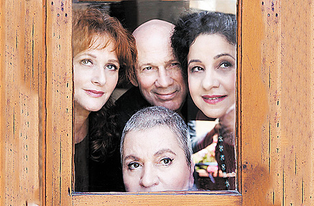  ענת וקסמן, רמי ברוך, אודיה קורן ותיקי דיין. "וניה סוניה מאשה ושפיץ"