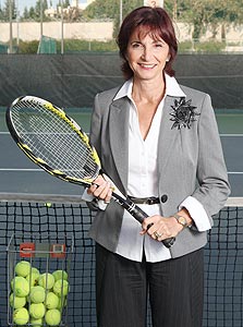 מנכ&quot;לית מרכז הטניס בישראל: &quot;הפגיעה בכלכלה תחזק את הטניס הישראלי&quot;