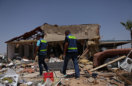 בית בבאר שבע שנהרס מפגיעת טיל במהלך מבצע צוק איתן, צילום: עמית שעל