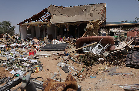 בית בבאר שבע שנפגע, צילום: עמית שעל