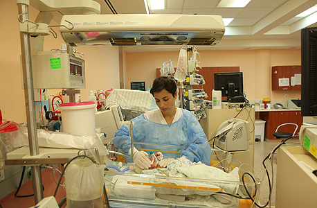 פגייה בבית החולים סורוקה בבאר שבע במהלך "צוק איתן", צילום: עמית שעל