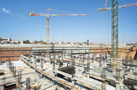 אתר הבנייה של קניון עזריאלי בראשון לציון. יכלול 12,500 מ"ר של שטחי מסחר, צילום: ענר גרין