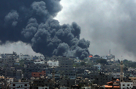 הפלסטינים: 15 נהרגו בבי&quot;ס של אונר&quot;א בעזה