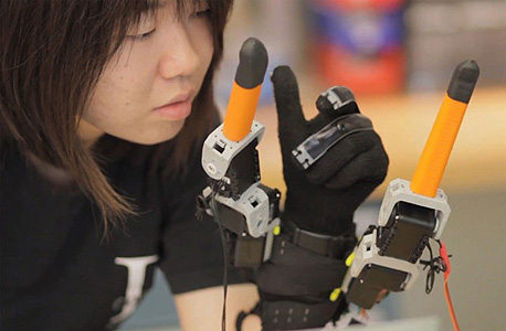 הכפפה הרובוטית של MIT