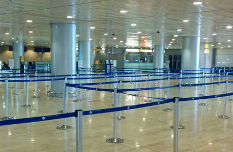 נמל התעופה בן גוריון בחודש שעבר. "עצירה כמעט מוחלטת של תנועת התיירים הנכנסת"