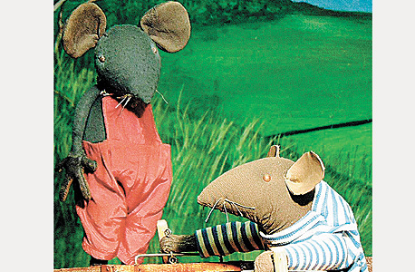 "עכבר העיר ועכבר הכפר" ב־Puppet Theatre Barge