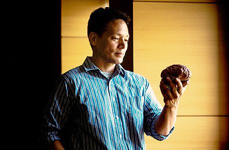 צי בישראל, בעת ביקורו באוניברסיטת בר־אילן. "אנשים כותבים לי שהם היו מדוכאים מהרעיון שהעולם דטרמיניסטי, ו'תודה שאתה טוען שיש לי שליטה מסוימת על חיי'. זה מאוד מספק"