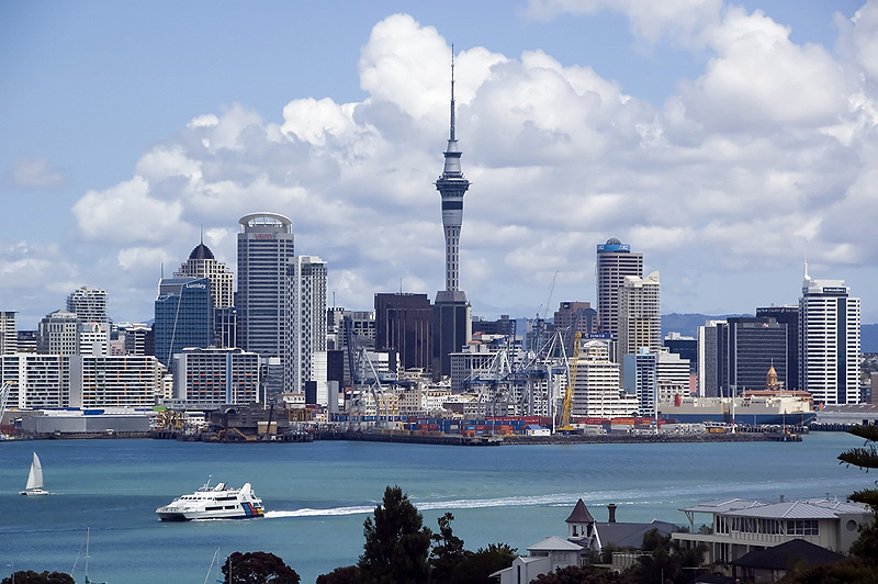 1. אוקלנד, ניו זילנד (תיקו): העיר זכתה לתשבחות מקיר לקיר בשל האוויר הנקי שלה, האוכל הטרי, התרבות וכמובן, האנשים החברותיים והנעימים. ההמלצה היא להתחיל את הביקור בניו זילנד בטיול לאוקלנד