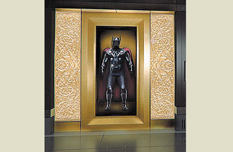 דמותו של תור בתערוכת גיבורי-העל דמותו של תור בתערוכת גיבורי-העל