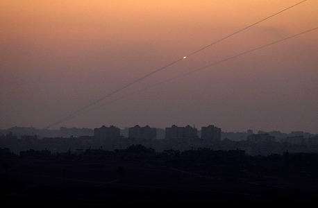 שיגור רקטות מרצועת עזה לישראל (ארכיון)