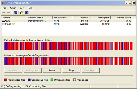 איחוי הכונן הראשי באמצעות הכלי המובנה של XP, צילום מסך: Disk Defragmentor