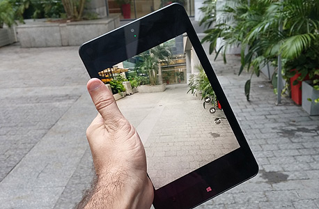 מכשיר ה-ThinkPad Tablet 8, צילום: ניצן סדן
