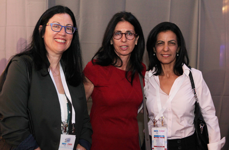 דורית סלינגר (במרכז) ורונית הראל, מנכ"לית S&P מעלות (משמאל), צילום: אוראל כהן