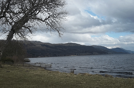 אגם לוך נס בסקוטלנד 