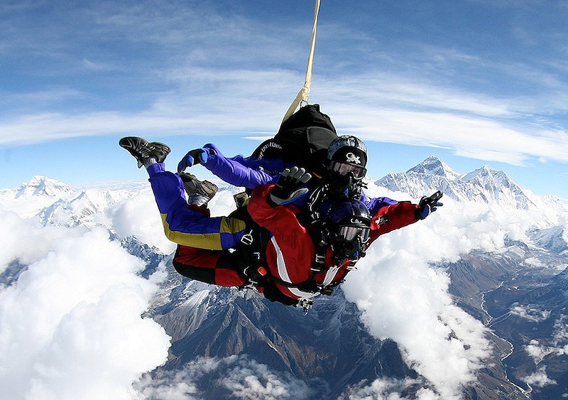 צניחת אקסטרים. לשדרג את החוויה צניחת אקסטרים. לשדרג את החוויה