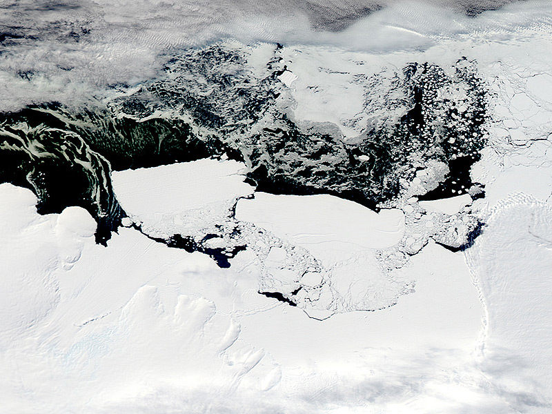 תצלום לווין של ניתוק קרחון מהיבשת