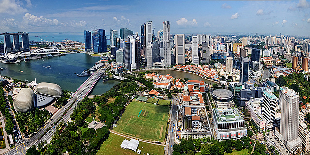 סינגפור: הכלכלה אמנם צמחה אך נמנעה בקושי מכניסה למיתון