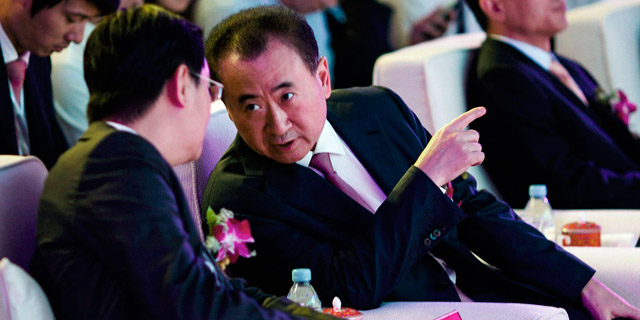 המיליארדר הסיני וונג ג&#39;יאנלין מעמיק את קשריו בעולם עסקי הספורט