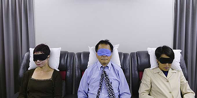 הסינים נוטים לנמנם ברגע שנורת חגורת הבטיחות נכבית, צילום: skyscanner.net