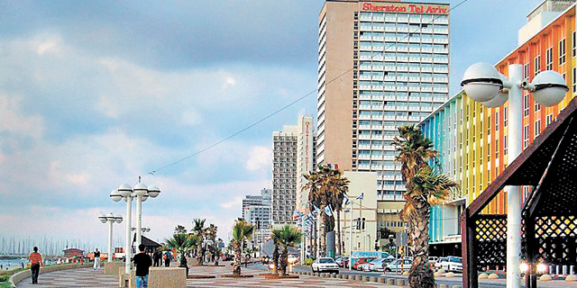 מלון דן ומלון שרתון בחוף תל אביב, צילום: שאטרסטוק