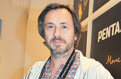 ניוסון. "ההבדל היחיד הוא בחומר"