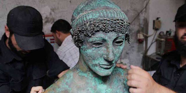 פסלו של האל היווני אפולו, עזה, צילום: רויטרס