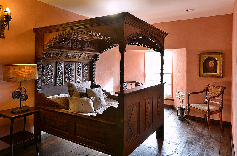 חדר שינה. יש ארבעה כאלה בטירה חדר שינה. יש ארבעה כאלה בטירה