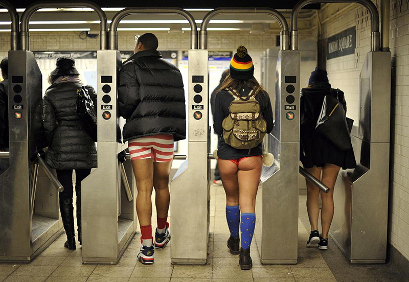 יום ללא מכנסים. הרכבת התחתית בניו-יורק