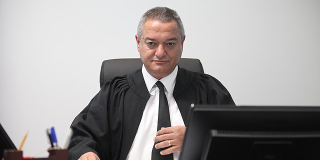 השופט חאלד כבוב לגבריאלי: "האם זה לא בניגוד להצהרה שלך לגייס כמה שיותר?", צילום: אוראל כהן