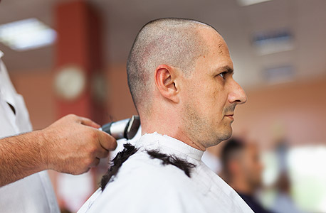 שיער קצר גבר מגולח תספורת, צילום: שאטרסטוק