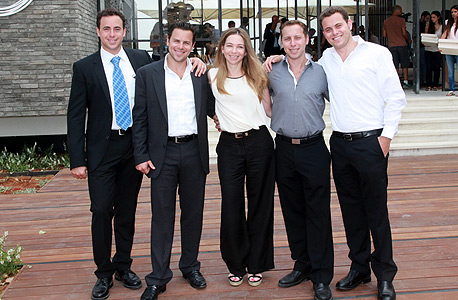בעלי גינדי החזקות (מימין): מנחם, גיא, ליטל, אבי ורועי גינדי