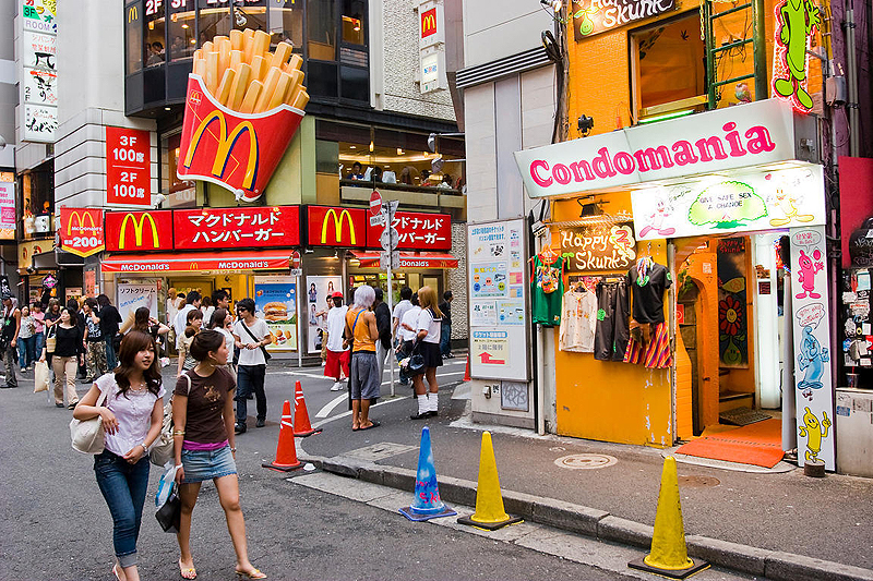 בטוקיו צריך לעבוד פחות משעה בשכר מינימום כדי לרכוש המבורגר זול