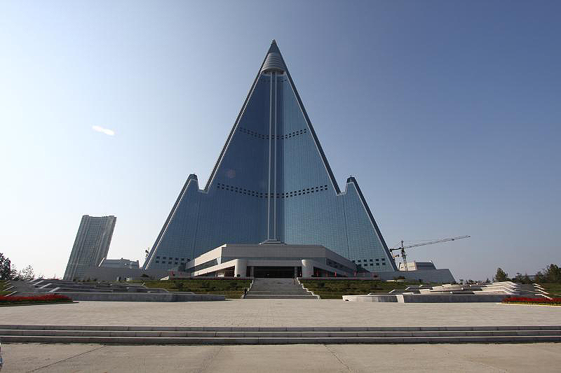 330 מטרים, 105 קומות ו-1,500 חדרים. מלון ריוגיונג, צילום: nknews.org