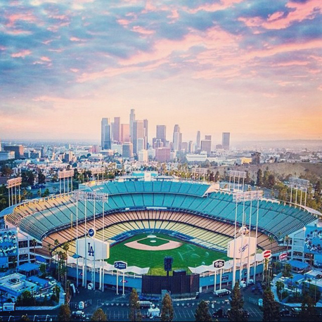האצטדיון בו משחקת קבוצת הבייסבול לוס אנג'לס דודג'רס